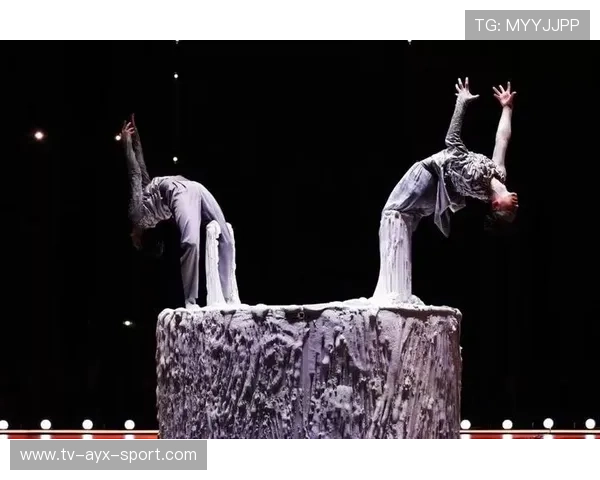 世界冠军花式倒立炫技：极限之上的优雅舞蹈