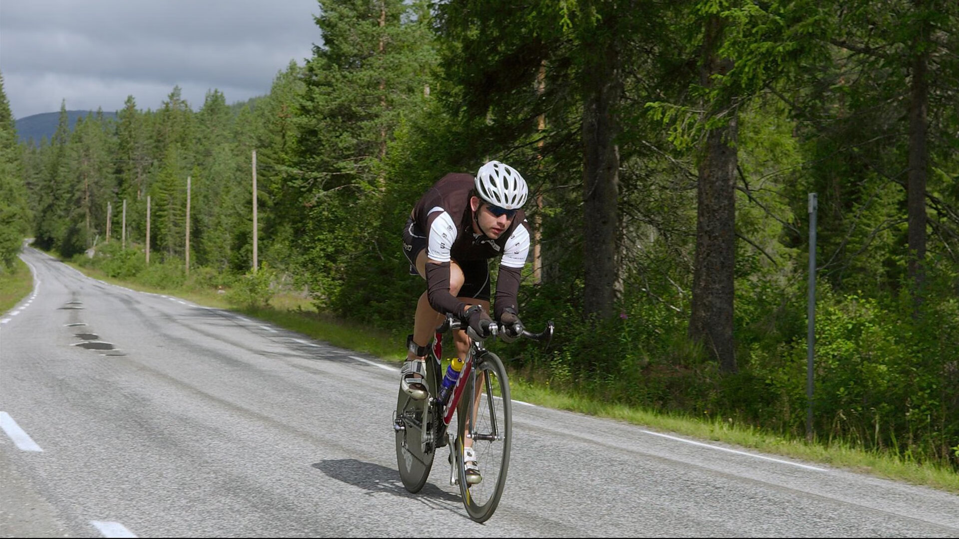 爱游戏体育-中国男篮注重终结环节的连续性训练，中国男篮训练计划