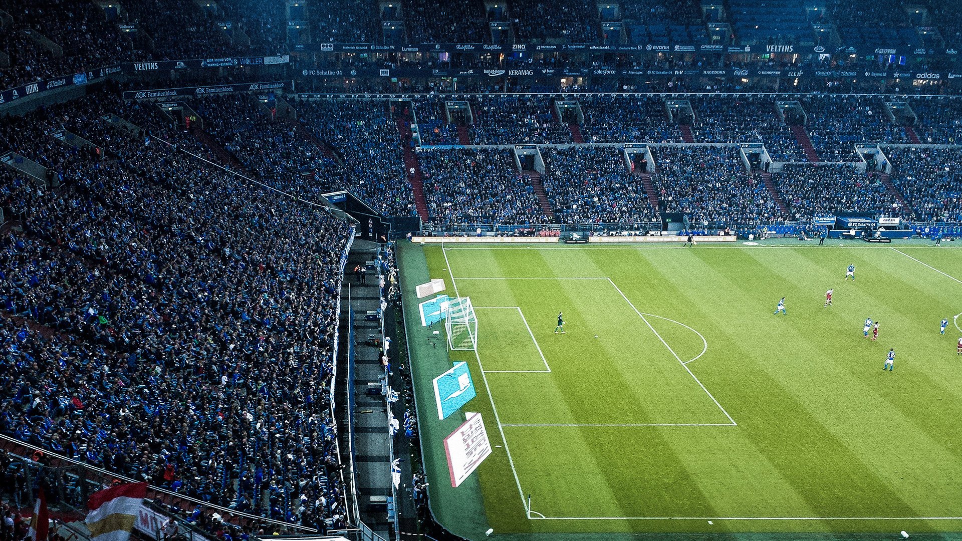 爱游戏体育在线app-皇马中场控球主导比赛，全场节奏尽在掌握，皇马 中场